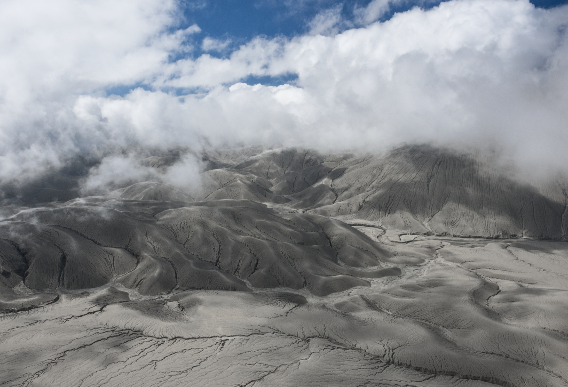 Volando a través la humedad generada por las cenizas volcánicas del volcán Cordón Caulle