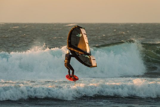 Wingfoil en Chile: Aprender a volar sobre el viento y el mar